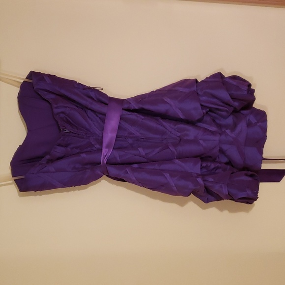 Dress - Picture 4 of 4